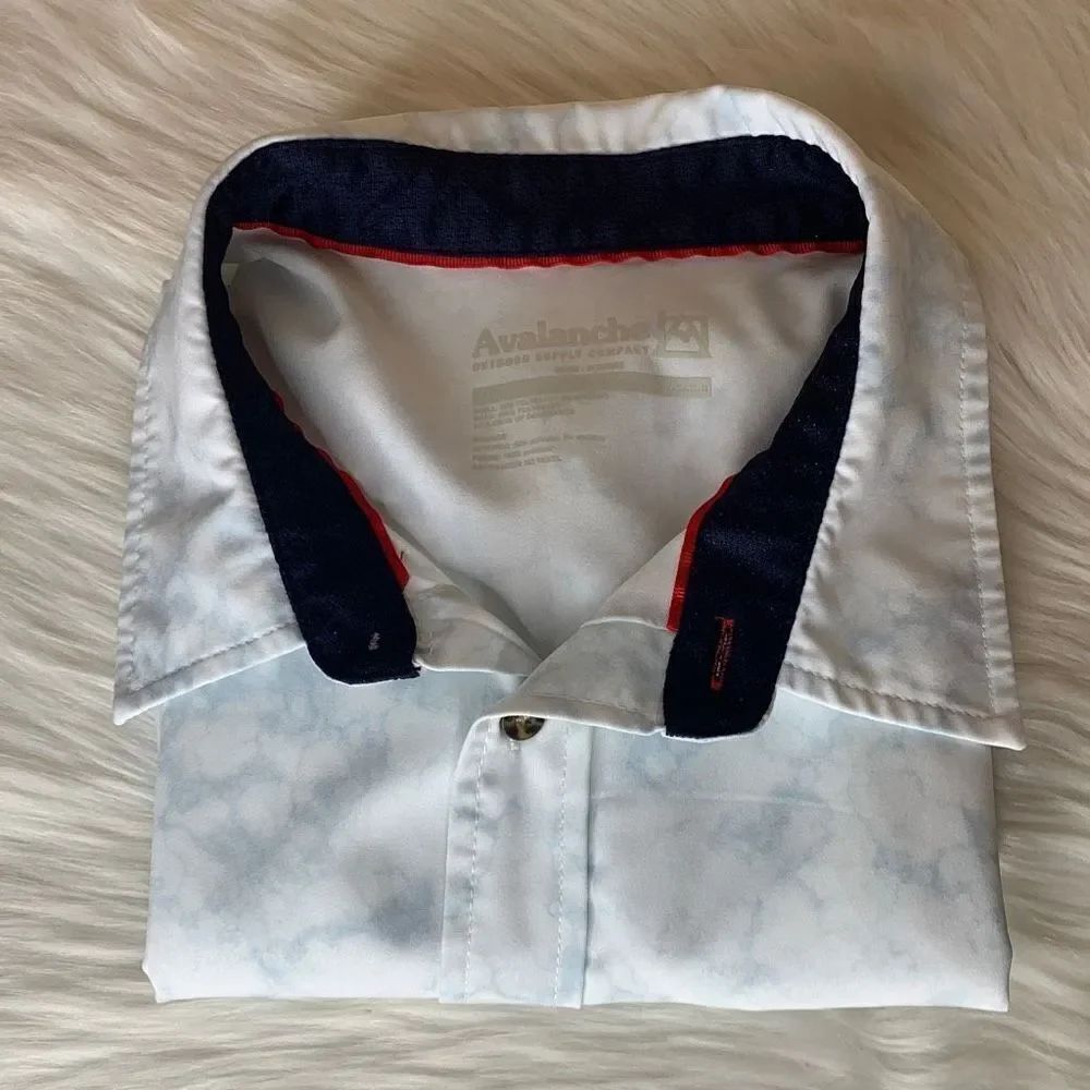 Avalanche Outdoor Supply Co Mens Woven Button Down Shirt White/Blue Marble Size